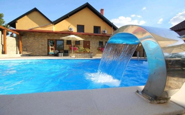Guest House Vila Alexandar Palic Bilik gambar